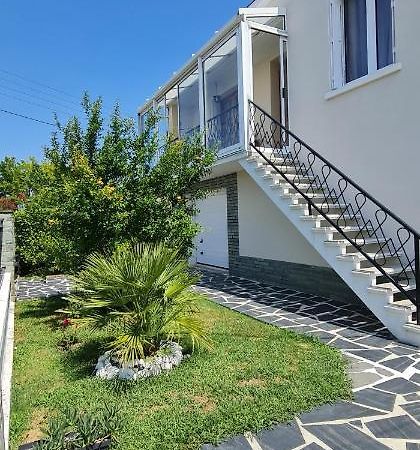 Belle Maison Avec Jardin Rdc T3 De 70M2 Vacances Ou Cure Thermale Rochefort Exteriör bild