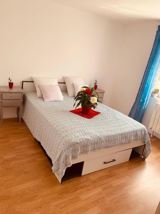Belle Maison Avec Jardin Rdc T3 De 70M2 Vacances Ou Cure Thermale Rochefort Exteriör bild
