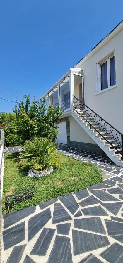 Belle Maison Avec Jardin Rdc T3 De 70M2 Vacances Ou Cure Thermale Rochefort Exteriör bild