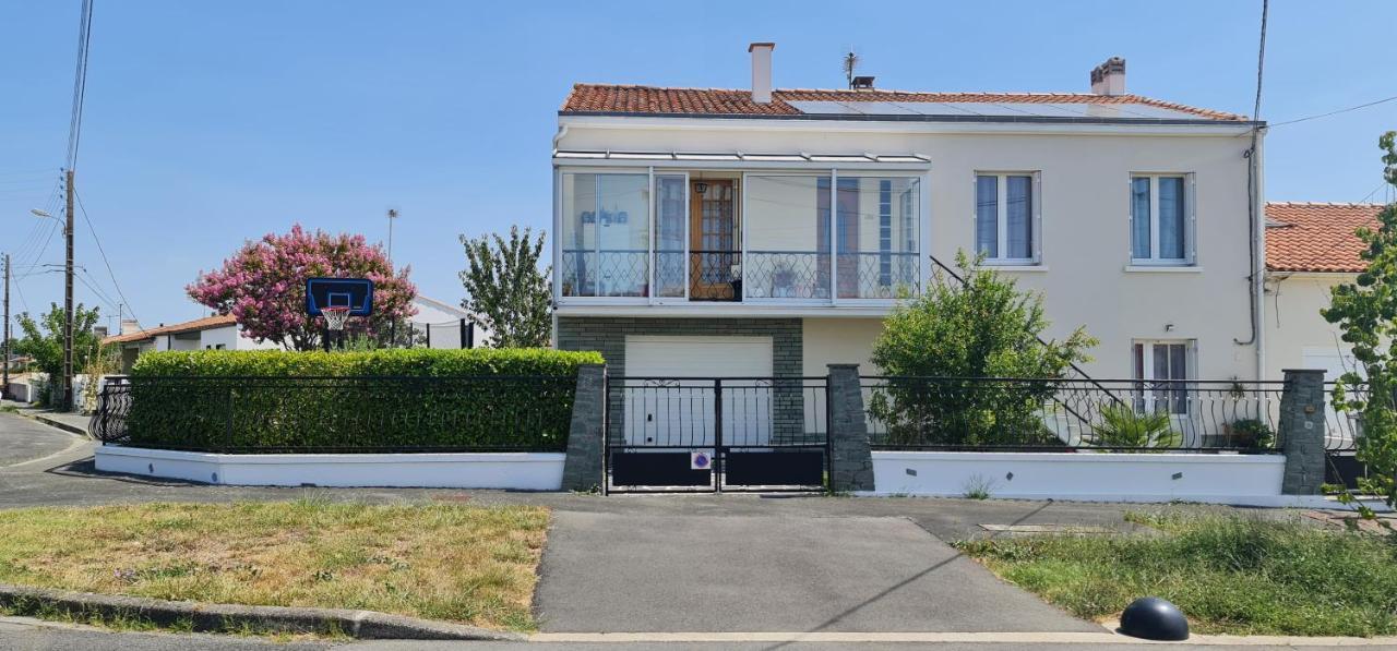 Belle Maison Avec Jardin Rdc T3 De 70M2 Vacances Ou Cure Thermale Rochefort Exteriör bild