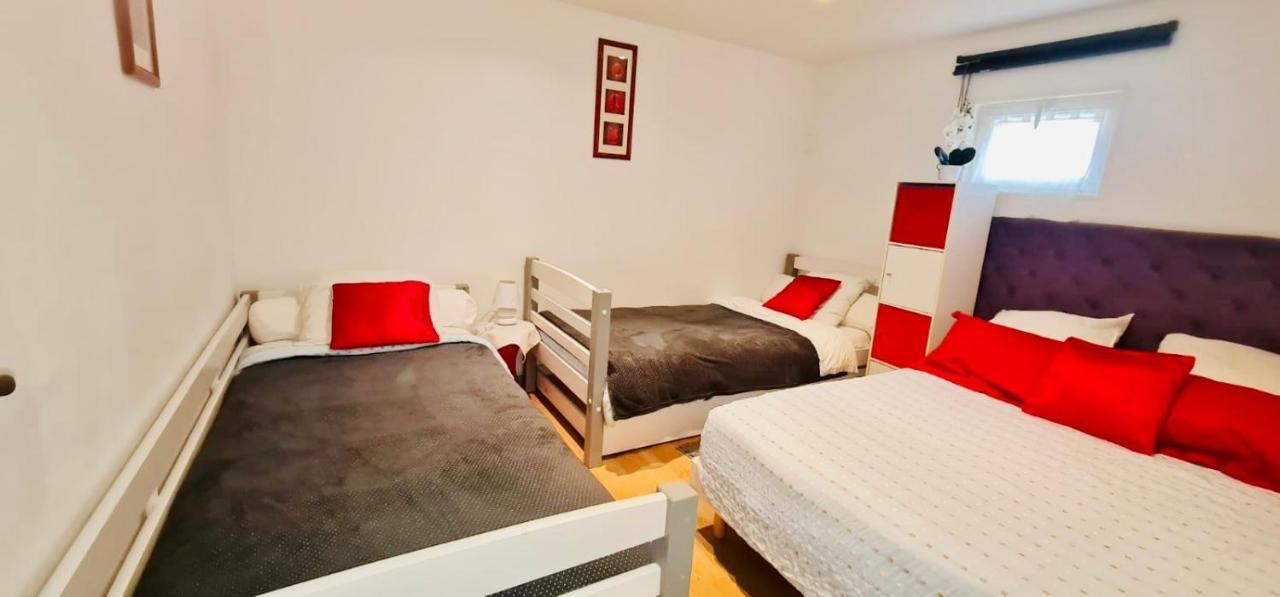 Belle Maison Avec Jardin Rdc T3 De 70M2 Vacances Ou Cure Thermale Rochefort Exteriör bild