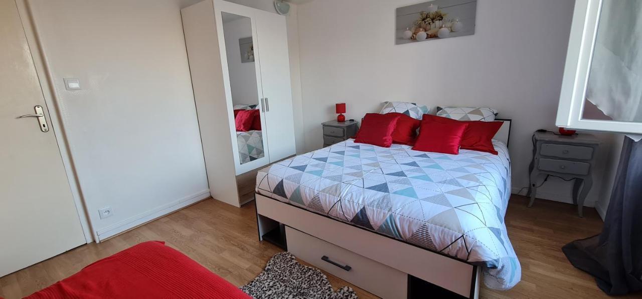 Belle Maison Avec Jardin Rdc T3 De 70M2 Vacances Ou Cure Thermale Rochefort Exteriör bild